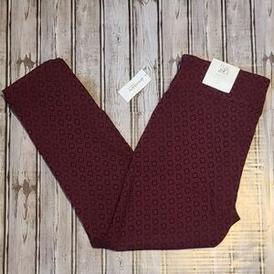 NWT Dressbarn Sz 8 Maroon Diamond Pattern Classic Fit Slim Leggings